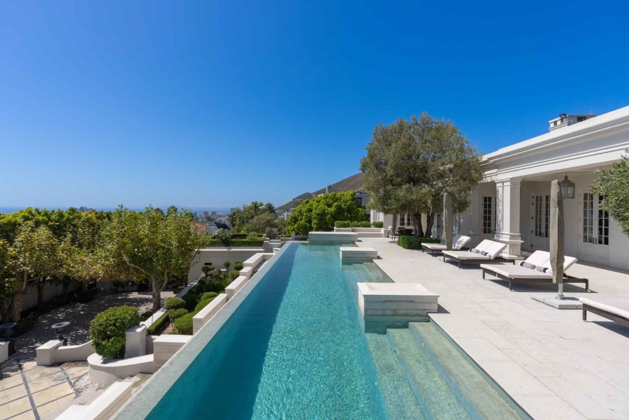 7 Bedroom Property for Sale in Fresnaye Western Cape